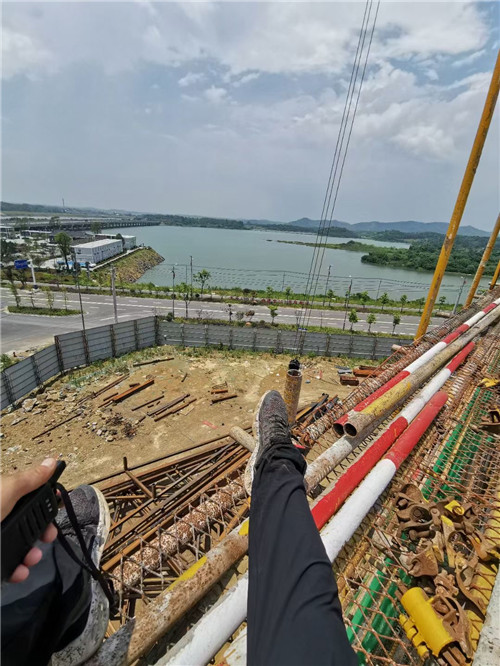 抚顺市作业中发生设备损坏或人员意外，责任怎么划分？